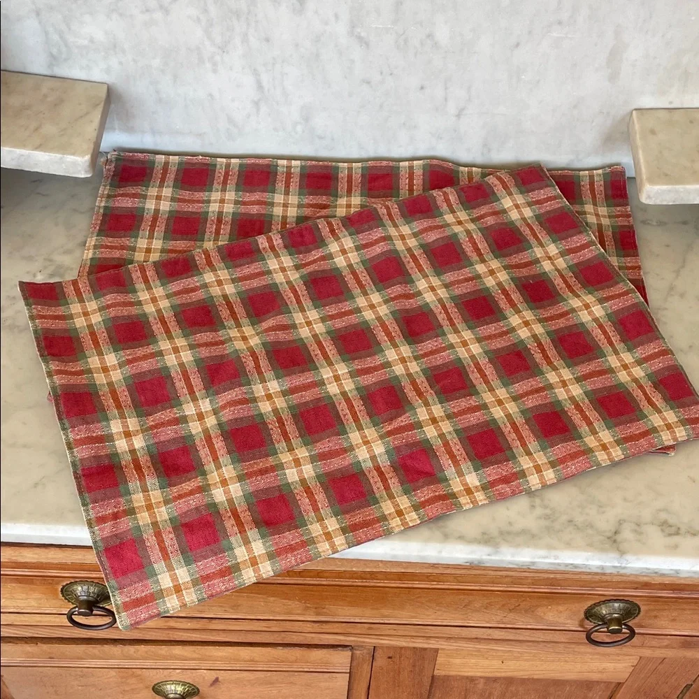 LONGABERGER Orchard Park Plaid Festive Red and Green Place Mats (2)
